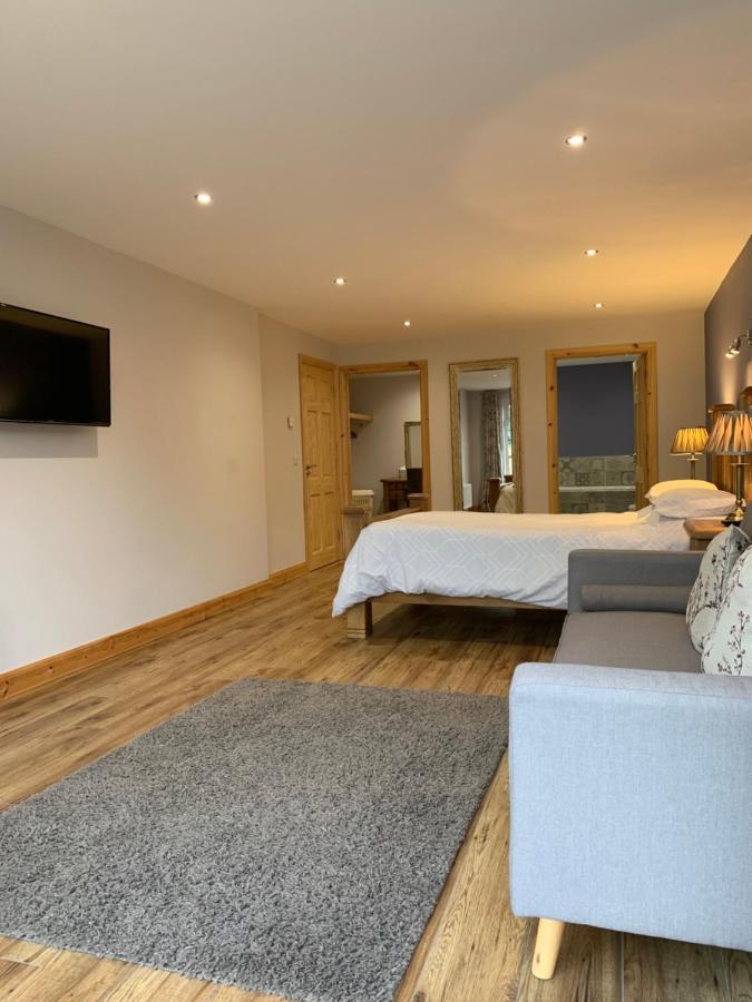 Lakeview Four Bedroom House * Newtownbutler